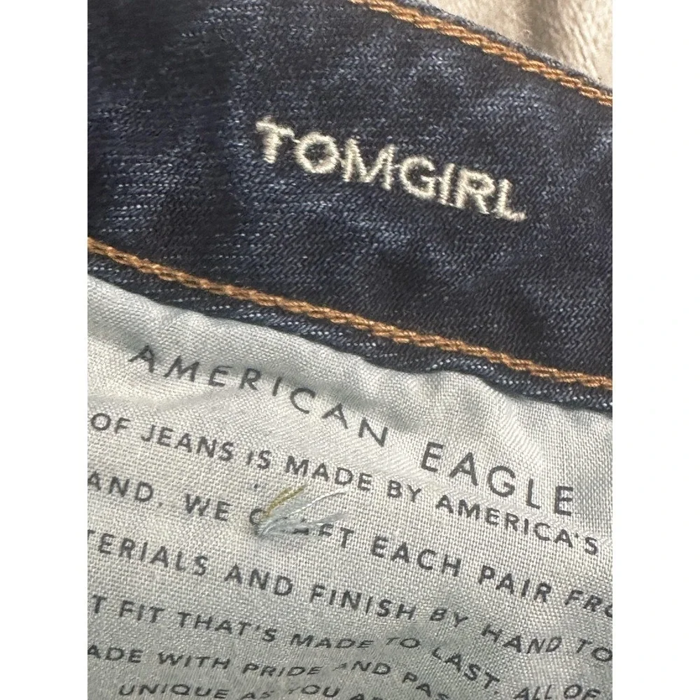American Eagle Jeans Womens 2 Blue Tomgirl Distressed Ripped Denim High‎ Rise